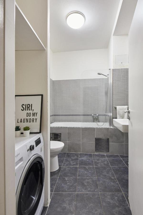 Prague Days - Modern Apt W Retro Elements - New Town Exterior photo
